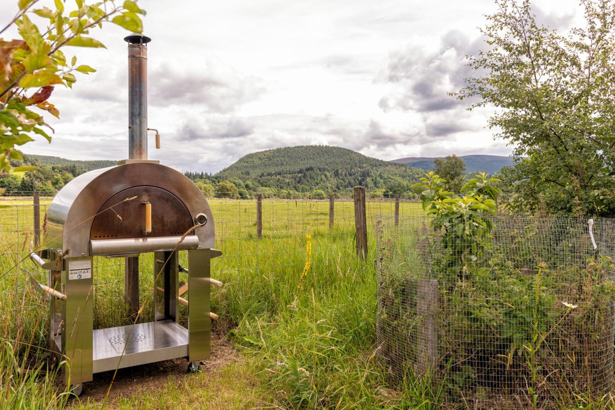 Alba - Charming Boutique Forest View Cabin With Hot Tub In Ballater Esterno foto